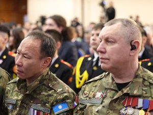 Айсен Николаев поручил усилить работу по социальной адаптации военнослужащих