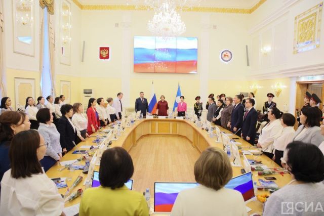 Сотрудники ЗАГСа в Якутии отметили профессиональный праздник