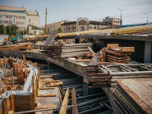 Благоустройство пл. Ленина: завершаются работы по установке насосного оборудования фонтана