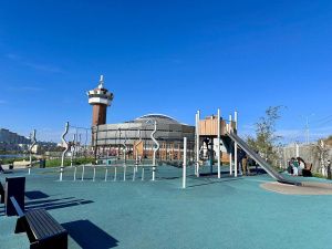 Обновленное пространство в Якутске — набережная озера Сайсары и Сквер матери