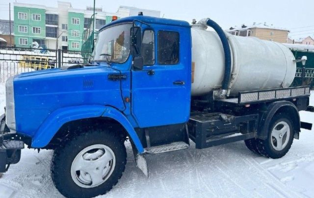 Арест ассенизаторской машины побудил отца заплатить алименты