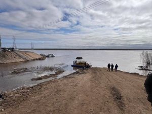 Снижены тарифы на пассажирские перевозки через реку Лену