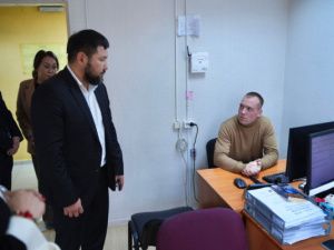 Евгений Григорьев посетил отдел по работе с семьями военнослужащих Окружной администрации Якутска