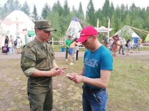 Алексей Колесов: Каждый день в мобильный пункт отбора приходят жители, решившие посвятить свою жизнь военному делу