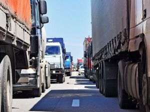 В Якутске ограничили движение транспорта по автомобильным дорогам общего пользования местного значения в весенне-летний период