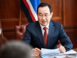 Айсен Николаев провел первое заседание обновленного состава Конституционной комиссии РС (Я)