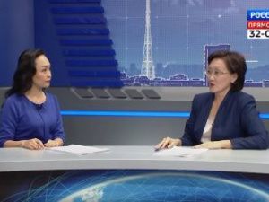 «Будут введены 13 теплых остановок». Мэр Якутска ответила на вопросы горожан в прямом эфире 