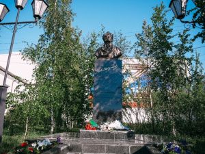 Премия Главы Якутии в области сохранения изучения и развития родных языков имени Н.Г. Самсонова вручена Марии Соловьёвой   