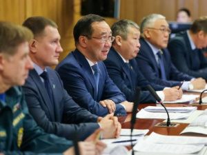Айсен Николаев провел заседание комиссии предупреждению и ликвидации чрезвычайных ситуаций