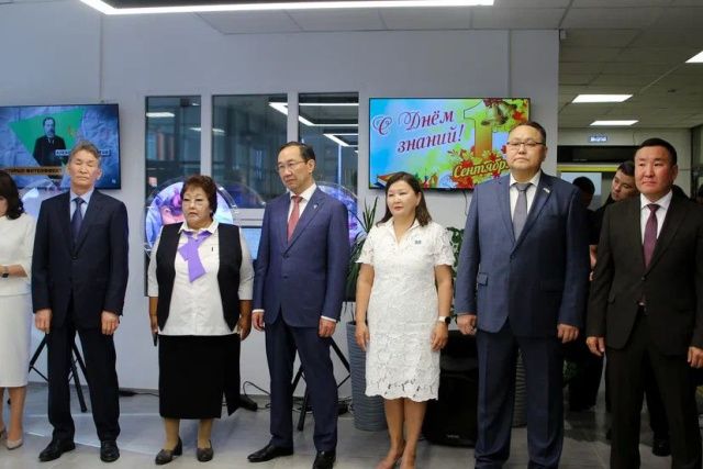 Председатель Якутской городской Думы поздравил педагогов и учащихся с  открытием нового корпуса Саха-политехнического лицея