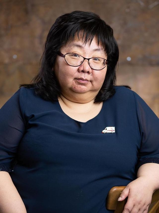 Жительница Якутска чуть не пострадала у здания Скорой медицинской помощи