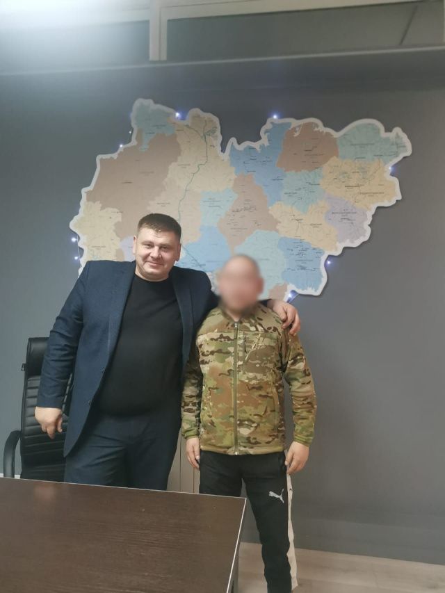 Мобилизованный сотрудник АО «АК «ЖДЯ» встретился с коллегами