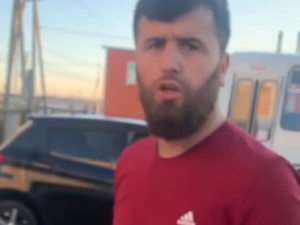 Буйного иностранца суд арестовал на 10 суток