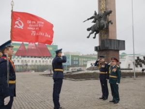 В Якутске состоялось торжественное водружение Знамени Победы