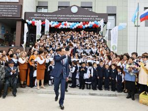 Одна из старинных школ Якутии переехала в новое здание