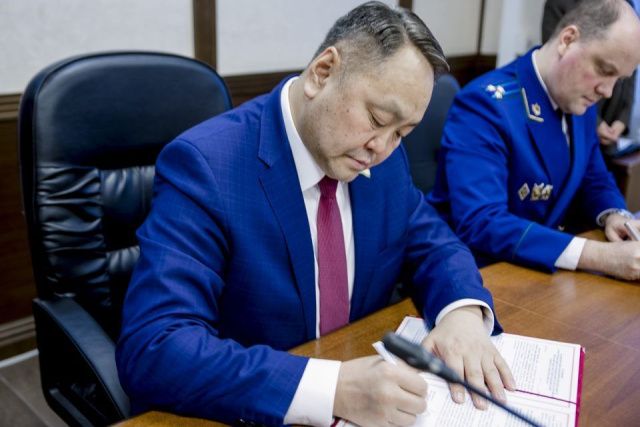 Городская дума подписала соглашение о взаимодействии с прокуратурой Якутска