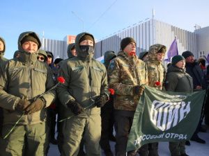 И российский танк Т-72 с надписью «Алеша» на стволе...