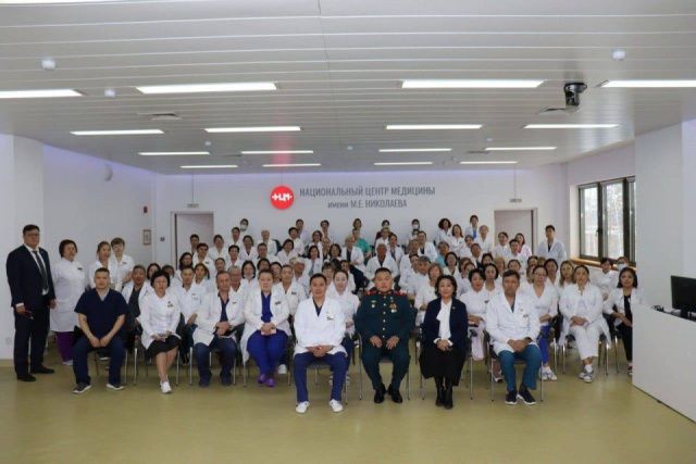 Герой России Родимир Максимов встретился с работниками Республиканской больницы № 1