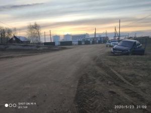 Пьяная автоледи на автомобиле врезалась в водосточную трубу