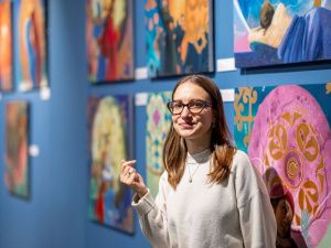 Сразу в трех регионах страны открылись выставки якутской художницы Мира Аргуновой