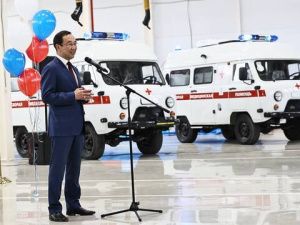 Новые «арктические» машины скорой помощи передали медикам районов Якутии