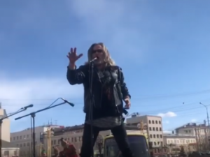 Эпатажное выступление Джигурды на площади Ленина