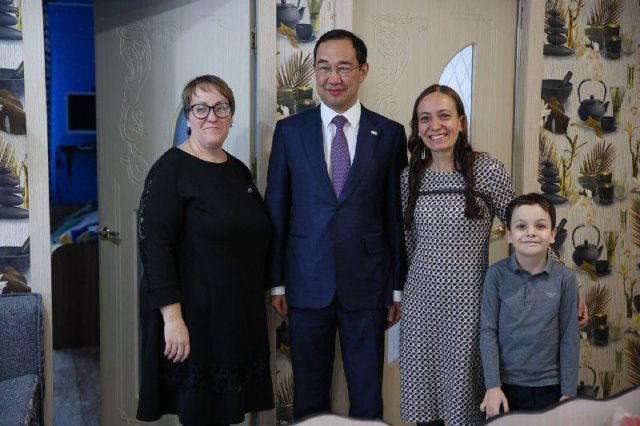 Айсен Николаев посетил семью мобилизованного алданца