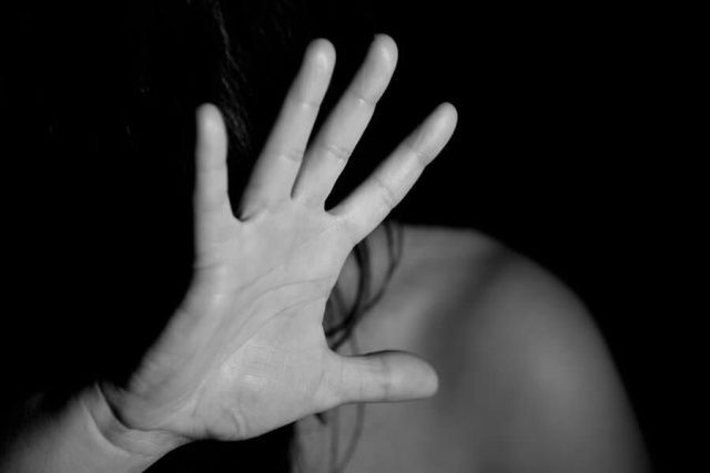 В Якутии пьяный "кавалер" жестоко избил свою даму