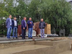 Андрей Тарасенко проверил готовность образовательных учреждений к началу учебного года в Алданском районе