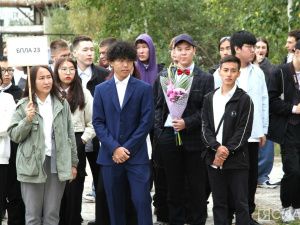 В День знаний лучшим студентам Якутского колледжа связи и энергетики вручили именные стипендии