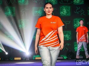 Очертания крыла стерха нанесли на экипировку участников эстафеты огня VIII игр «Дети Азии»