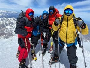 Преподаватель из Якутии покорил Эльбрус