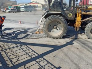 Сардана Авксентьева дала поручение ускорить ямочный ремонт улично-дорожной сети города