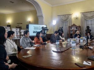 В Якутске прошла встреча с известным русским поэтом Борисом Лукиным