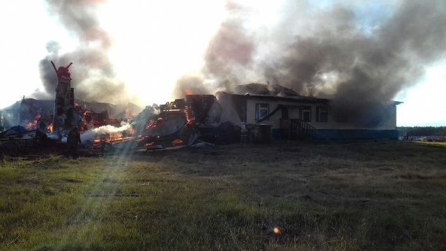 Большой пожар тушат в Мегино-Кангаласском улусе