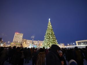 В Якутске состоялась торжественная церемония зажжения первой новогодней елки в стране