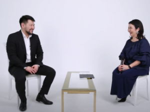 И. о. главы Якутска Евгений Григорьев рассказал о себе, о жене, зачитал рэп и сказал, почему идет в мэры