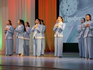 «Профессия, возвышенная признанием!»: в Якутске чествовали учителей