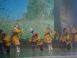 «Гулун» собрал друзей