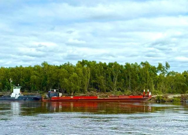 Группа «ВИС» запустила паромную переправу для ресурсного обеспечения строительства Ленского моста