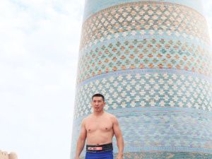 Мас-рестлер Дьулустаан Ноговицын вновь оказался непобедимым на чемпионате мира