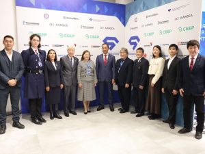 В Якутии в день рождения Михаила Николаева вручили стипендии «Знанием победишь»