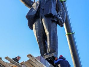 В отреставрированный памятник Ленину в Якутске заложили капсулу времени