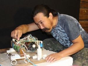 Без операций и химии:  В Якутии умелец создал аппарат молодости