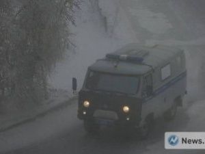 20-летняя девушка угнала автомобиль родственников и наехала на забор