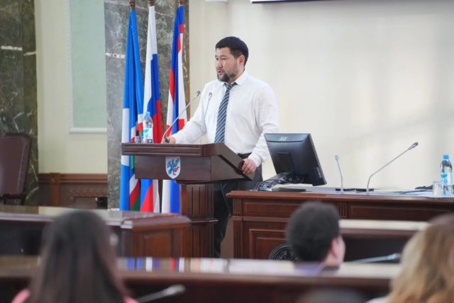 Работники образования высоко оценили работу Окружной администрации города Якутска за 2025 год