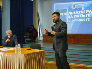 Евгений Григорьев представил отчёт о работе Окружной администрации города Якутска коллективу Института мерзлотоведения