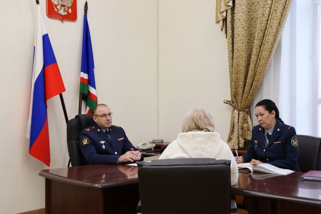 Важно: Начальник УФСИН Василий Седрисев провел прием граждан в приемной Президента Российской Федерации в Республике Саха (Якутия)