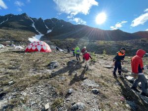 В горах Якутии 53-летняя туристка сломала ногу и пятеро суток дожидалась помощи