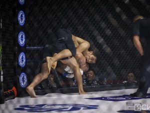 Фоторепортаж: турнир по смешанным единоборствам Eagles FC 53 в Якутске